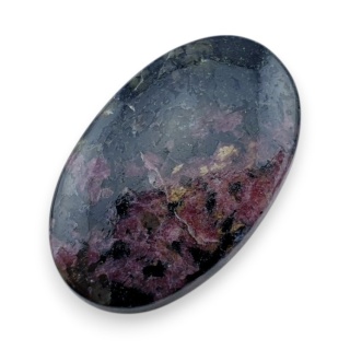 Eudialit kaboszon 28x17 mm nr 69