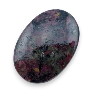 Eudialit kaboszon 28x20 mm nr 1