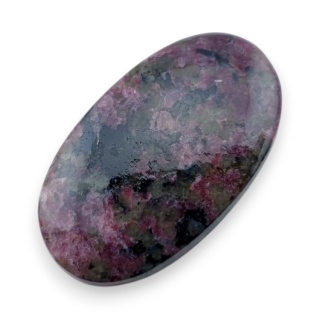 Eudialit kaboszon 29x17 mm nr 44