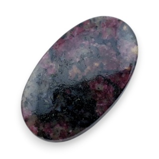 Eudialit kaboszon 30x18 mm nr 62