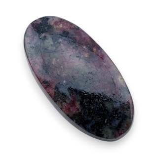 Eudialit kaboszon 31x16 mm nr 58