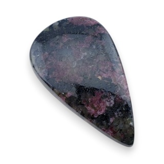 Eudialit kaboszon 31x18 mm nr 38