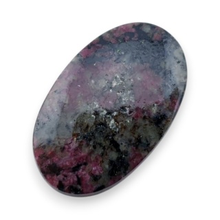 Eudialit kaboszon 31x19 mm nr 28