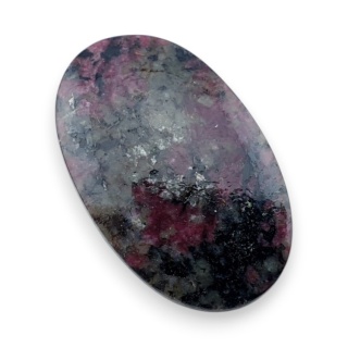 Eudialit kaboszon 31x19 mm nr 28