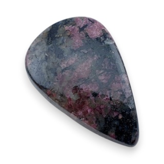 Eudialit kaboszon 31x20 mm nr 34