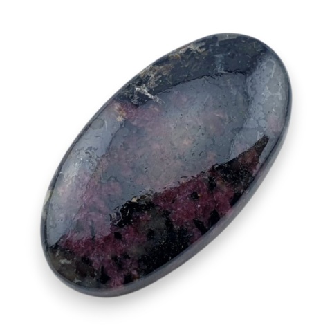 Eudialit kaboszon 32x18 mm nr 45