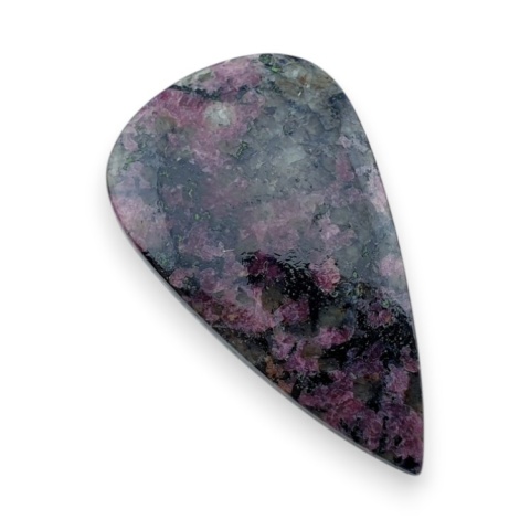 Eudialit kaboszon 32x18 mm nr 78