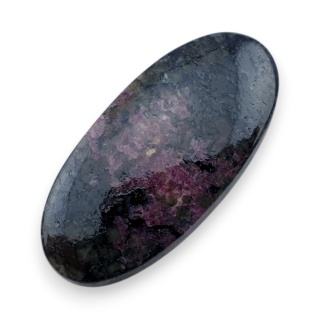 Eudialit kaboszon 33x16 mm nr 20