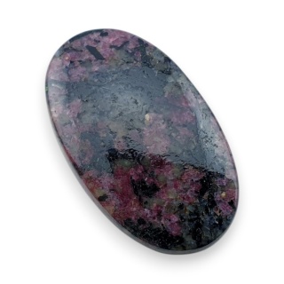 Eudialit kaboszon 33x19 mm nr 15