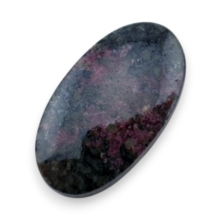 Eudialit kaboszon 33x19 mm nr 64