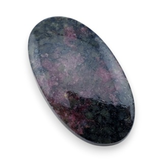 Eudialit kaboszon 33x19 mm nr 64