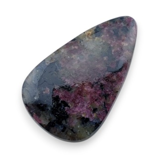 Eudialit kaboszon 33x20 mm nr 10