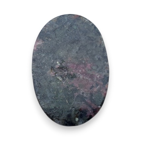 Eudialit kaboszon 33x22 mm nr 39