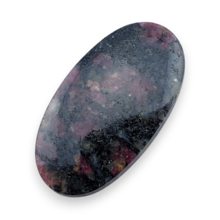 Eudialit kaboszon 34x19 mm nr 74