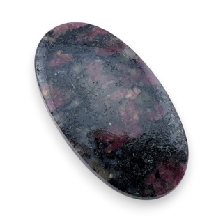 Eudialit kaboszon 34x19 mm nr 74