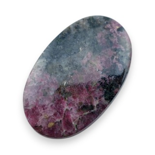 Eudialyte cabochon 35x22 mm no 19
