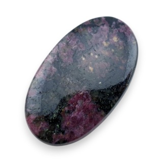 Eudialyte cabochon 36x21 mm no 13