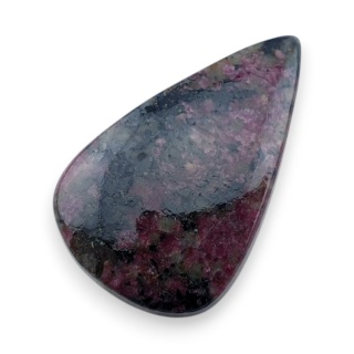 Eudialyte cabochon 36x22 mm no 23