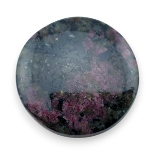 Eudialyte cabochon fi 29x mm no 53