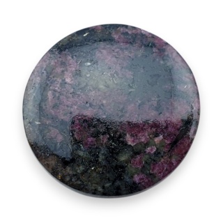 Eudialyte cabochon fi 29x mm no 56