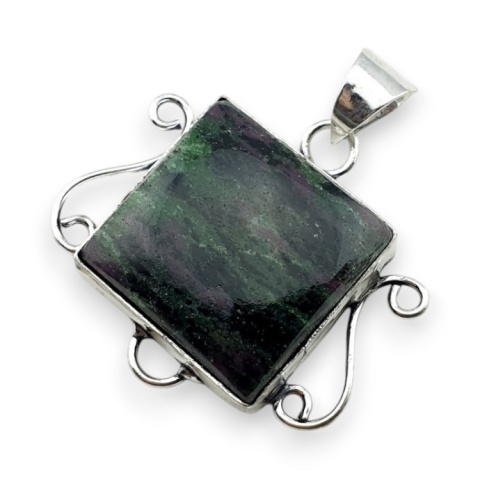 Rubin w zoisycie zawieszka 22x22 mm nr 46