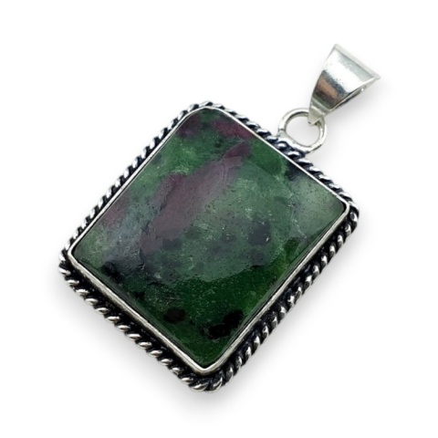 Rubin w zoisycie zawieszka 27x25 mm nr 29