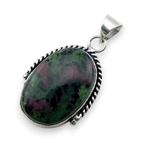 Rubin w zoisycie zawieszka 29x20 mm nr 49