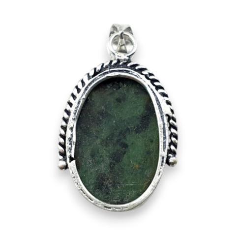 Rubin w zoisycie zawieszka 29x20 mm nr 49