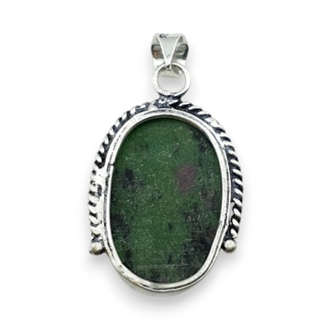 Rubin w zoisycie zawieszka 29x20 mm nr 62