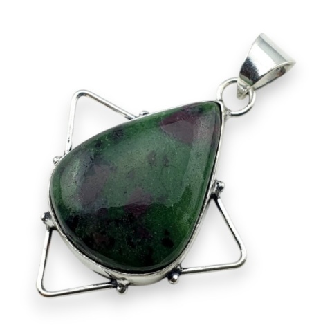 Rubin w zoisycie zawieszka 29x21 mm nr 54