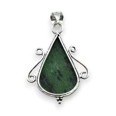 Rubin w zoisycie zawieszka 30x19 mm nr 58