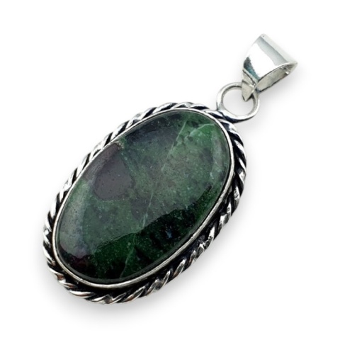 Rubin w zoisycie zawieszka 30x21 mm nr 66