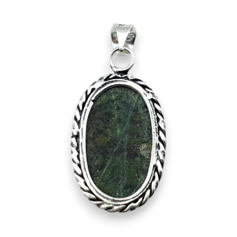 Rubin w zoisycie zawieszka 30x21 mm nr 66