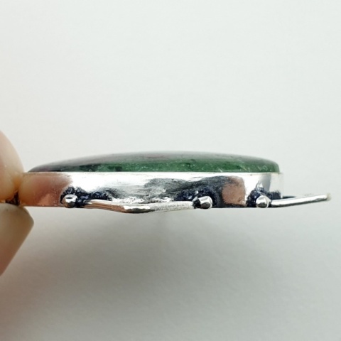 Rubin w zoisycie zawieszka 32x20 mm nr 35