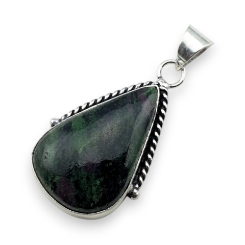 Rubin w zoisycie zawieszka 32x24 mm nr 26