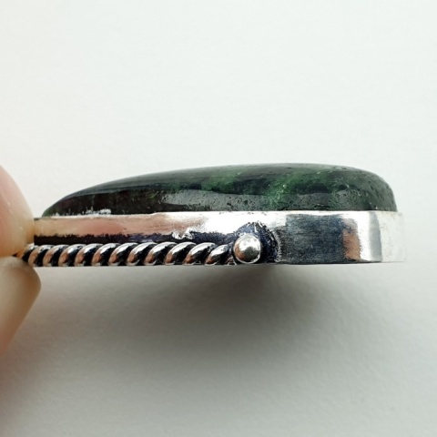 Rubin w zoisycie zawieszka 32x24 mm nr 26