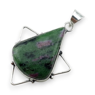 Rubin w zoisycie zawieszka 32x24 mm nr 31