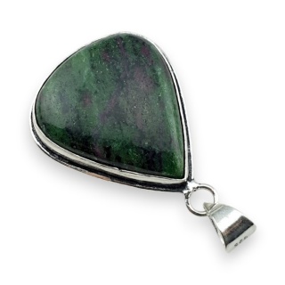 Rubin w zoisycie zawieszka 32x28 mm nr 61