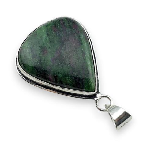 Rubin w zoisycie zawieszka 32x28 mm nr 61