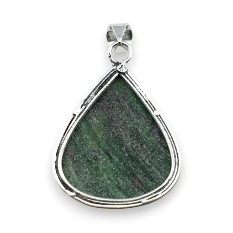 Rubin w zoisycie zawieszka 32x28 mm nr 61