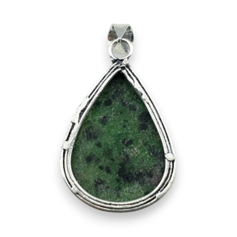 Rubin w zoisycie zawieszka 33x25 mm nr 52