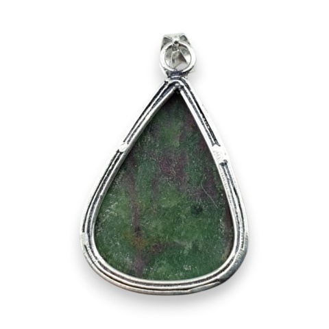 Rubin w zoisycie zawieszka 33x26 mm nr 21