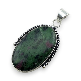 Rubin w zoisycie zawieszka 34x21 mm nr 65