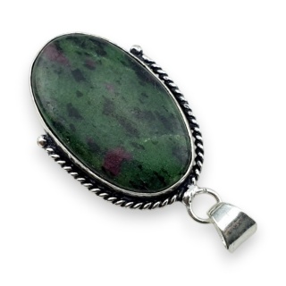 Rubin w zoisycie zawieszka 34x21 mm nr 65