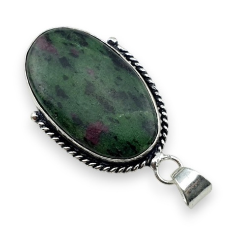 Rubin w zoisycie zawieszka 34x21 mm nr 65