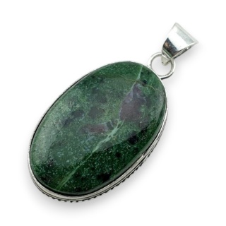 Rubin w zoisycie zawieszka 34x23 mm nr 50