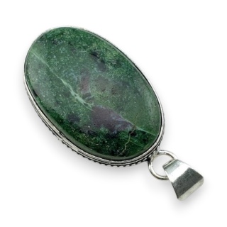 Rubin w zoisycie zawieszka 34x23 mm nr 50