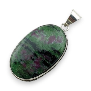 Rubin w zoisycie zawieszka 35x23 mm nr 38