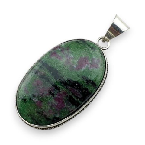 Rubin w zoisycie zawieszka 35x23 mm nr 38