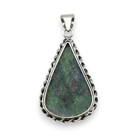 Rubin w zoisycie zawieszka 36x24 mm nr 37